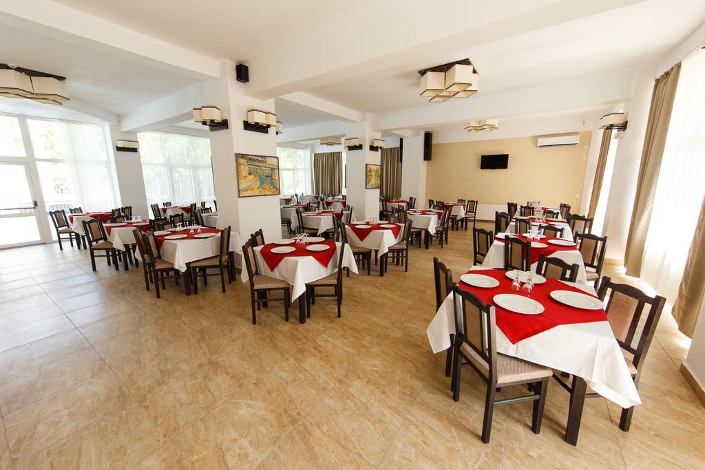 Hôtel Sara'S Sons à Băile Herculane Extérieur photo